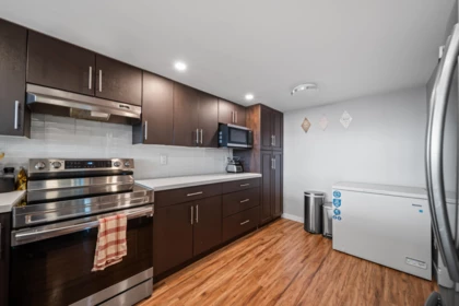 Breakfast Nook Photo of 806 14881 103a Avenue, Surrey, BC