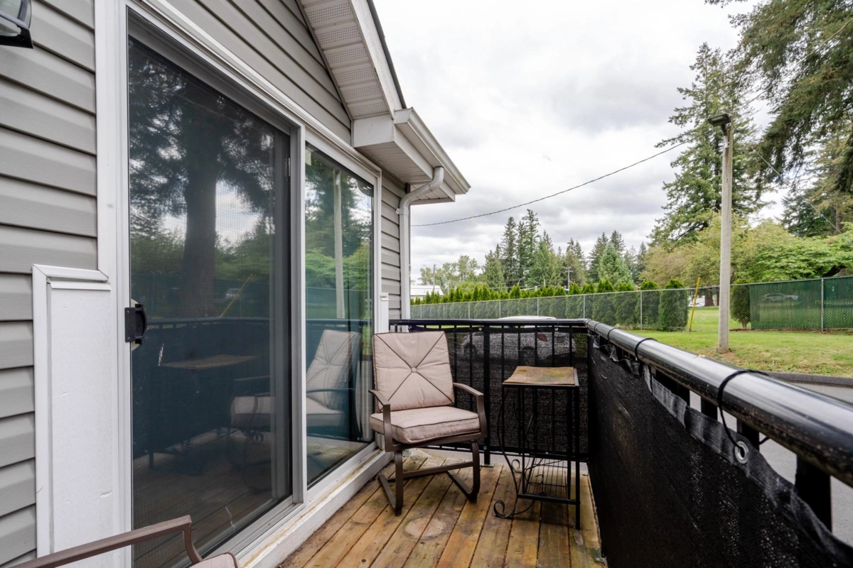 Entry Foyer Photo of 9 24330 Fraser Highway, Langley, BC