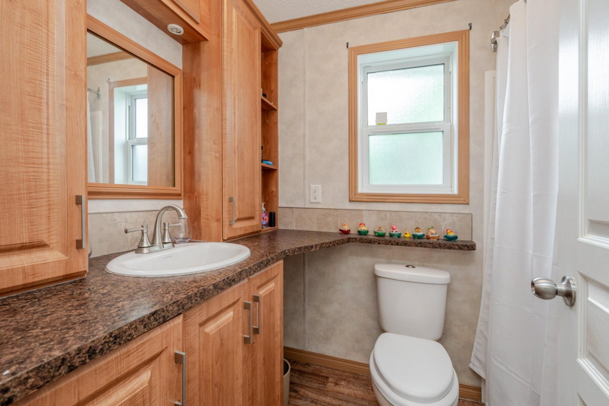 Guest Bathroom Photo of 9 24330 Fraser Highway, Langley, BC
