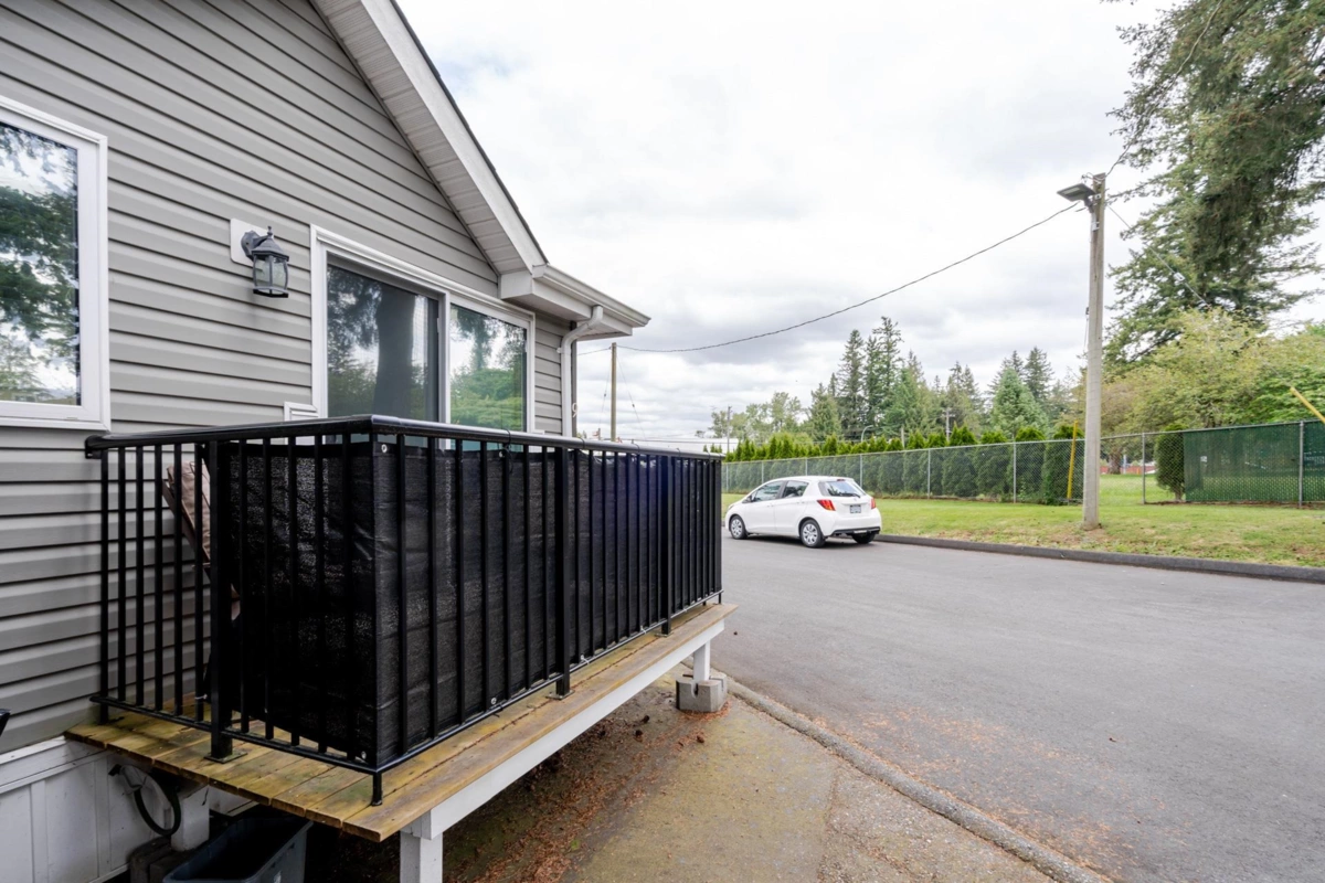 Mudroom Photo of 9 24330 Fraser Highway, Langley, BC