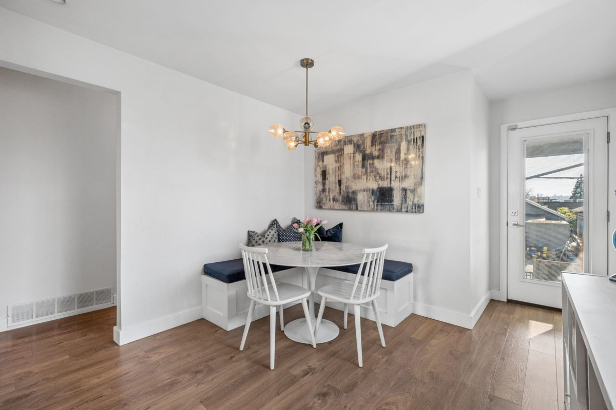 Entry Foyer Photo of 3616 E Georgia Street, Vancouver, BC