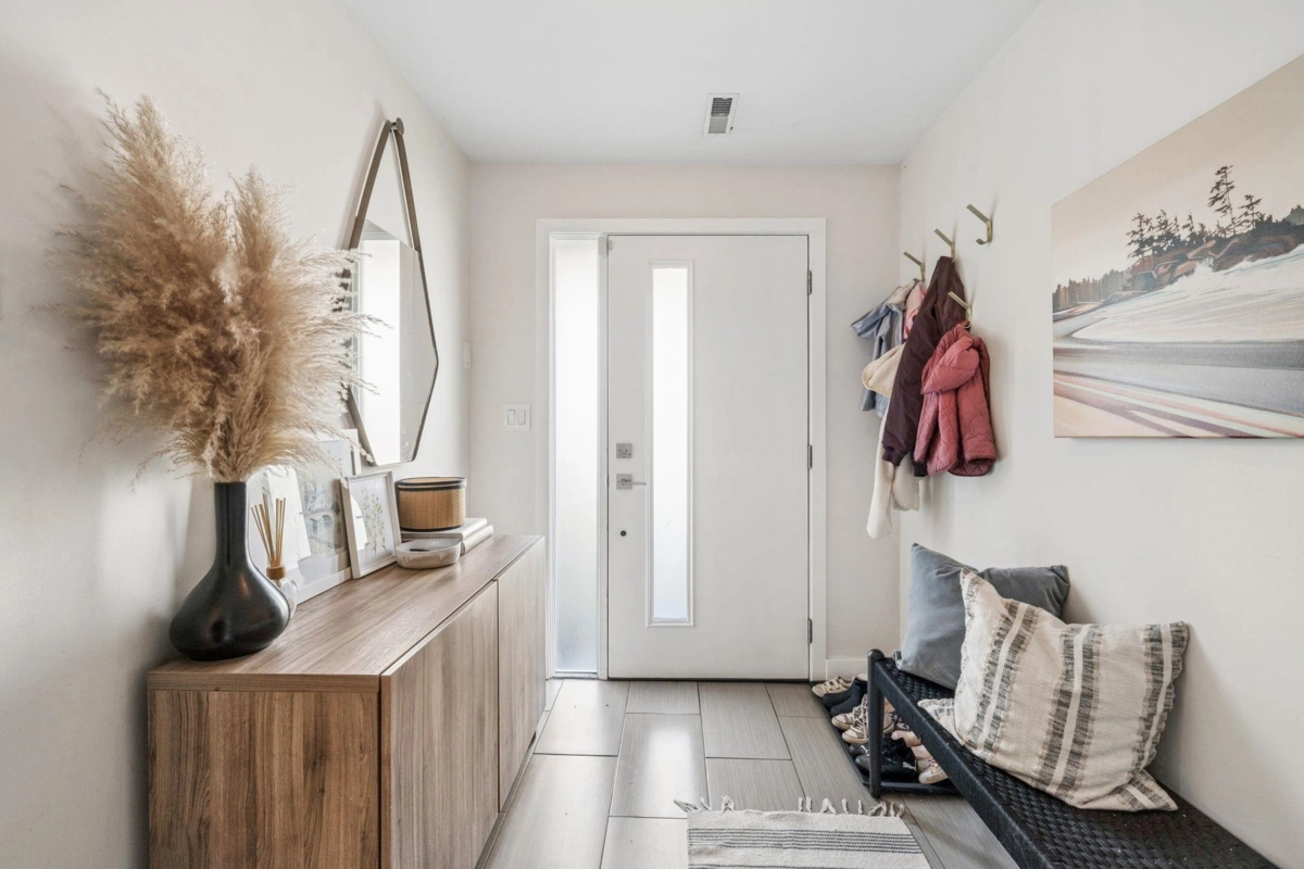 Living Room Photo of 3616 E Georgia Street, Vancouver, BC