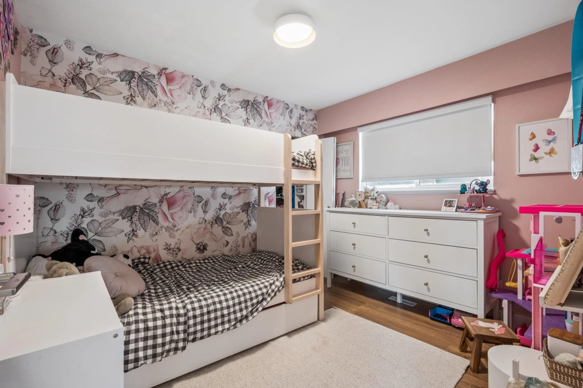 Staircase Photo of 3616 E Georgia Street, Vancouver, BC