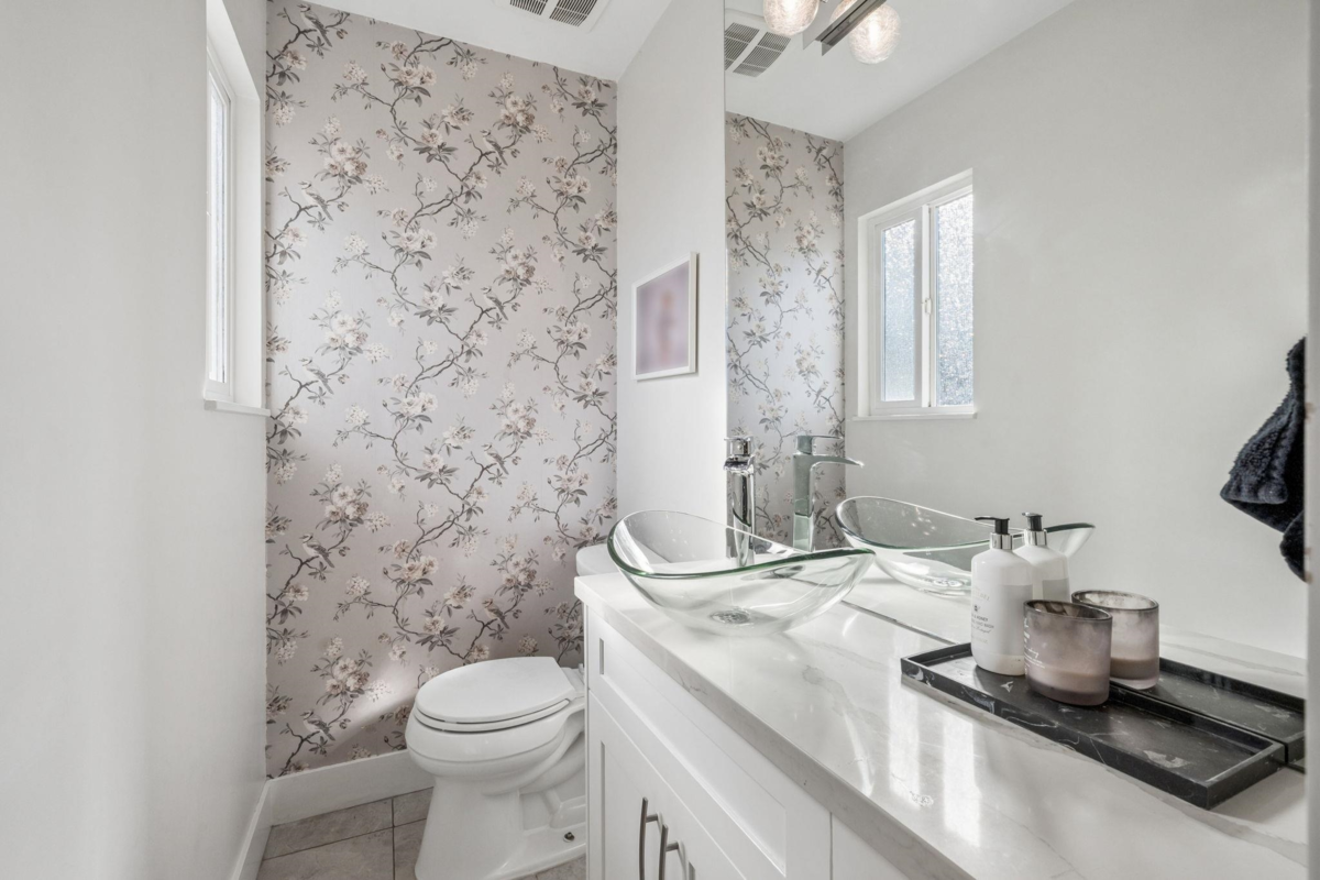 Swimming Pool Photo of 3616 E Georgia Street, Vancouver, BC