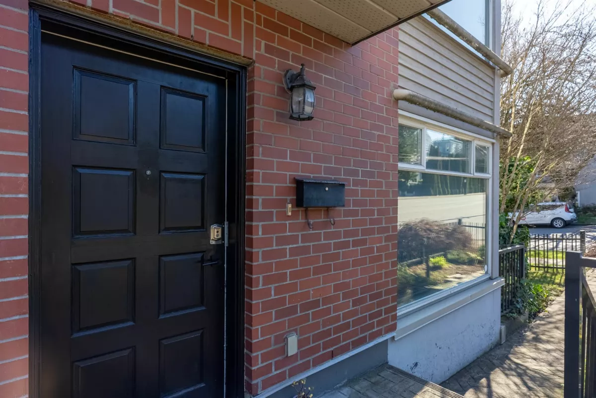 Basement Recreation Room Photo of 999 W 20th Avenue, Vancouver, BC