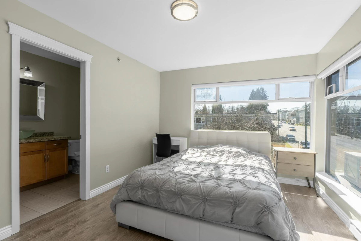 Bedroom 2 Photo of 999 W 20th Avenue, Vancouver, BC