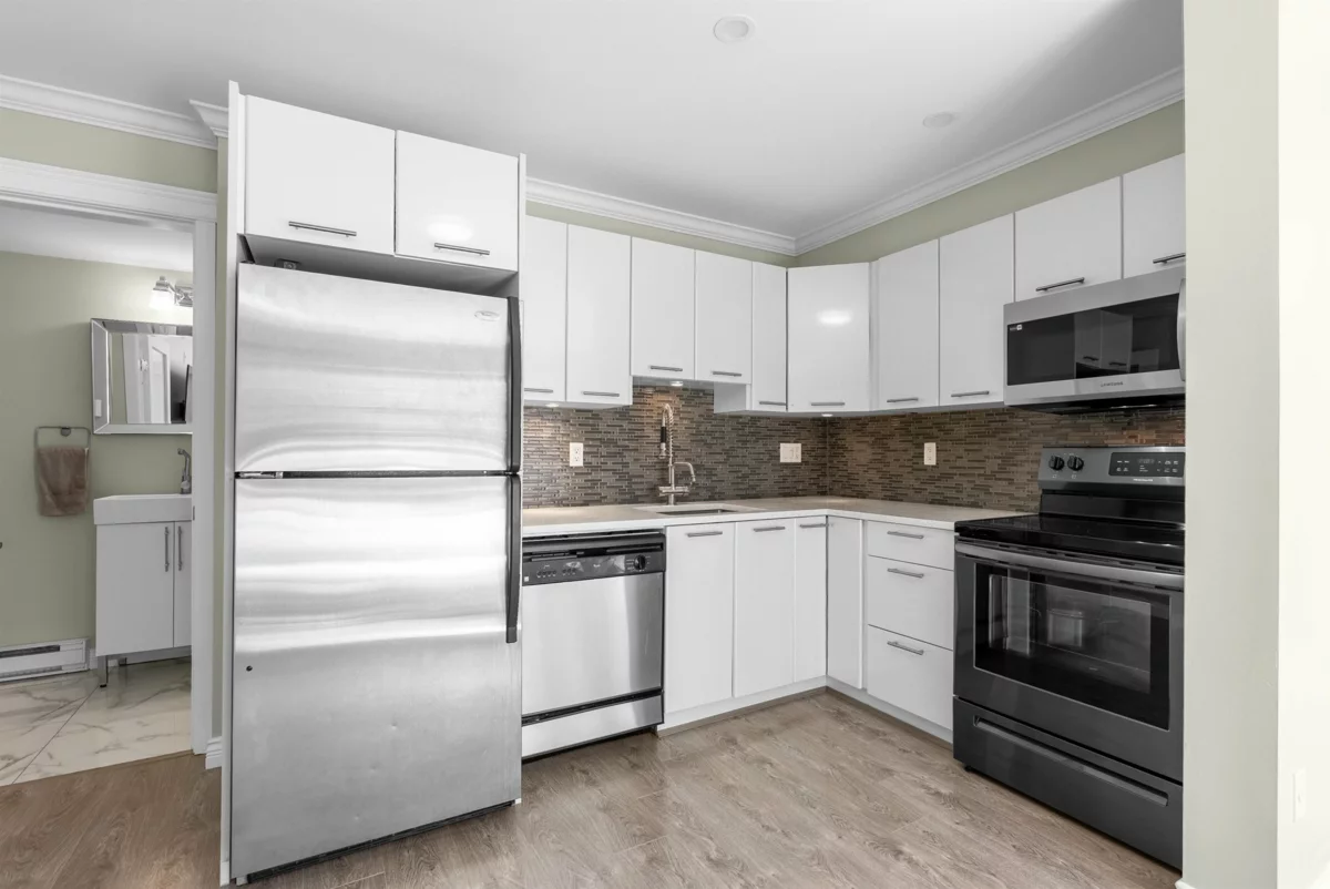 Dining Area Photo of 999 W 20th Avenue, Vancouver, BC