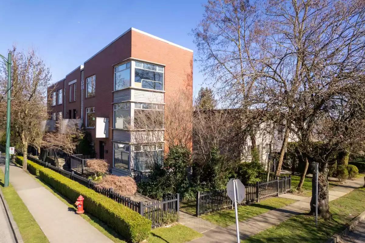 Loft / Bonus Room Photo of 999 W 20th Avenue, Vancouver, BC