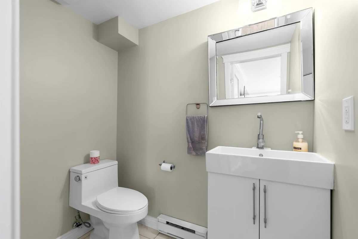 Pantry Photo of 999 W 20th Avenue, Vancouver, BC