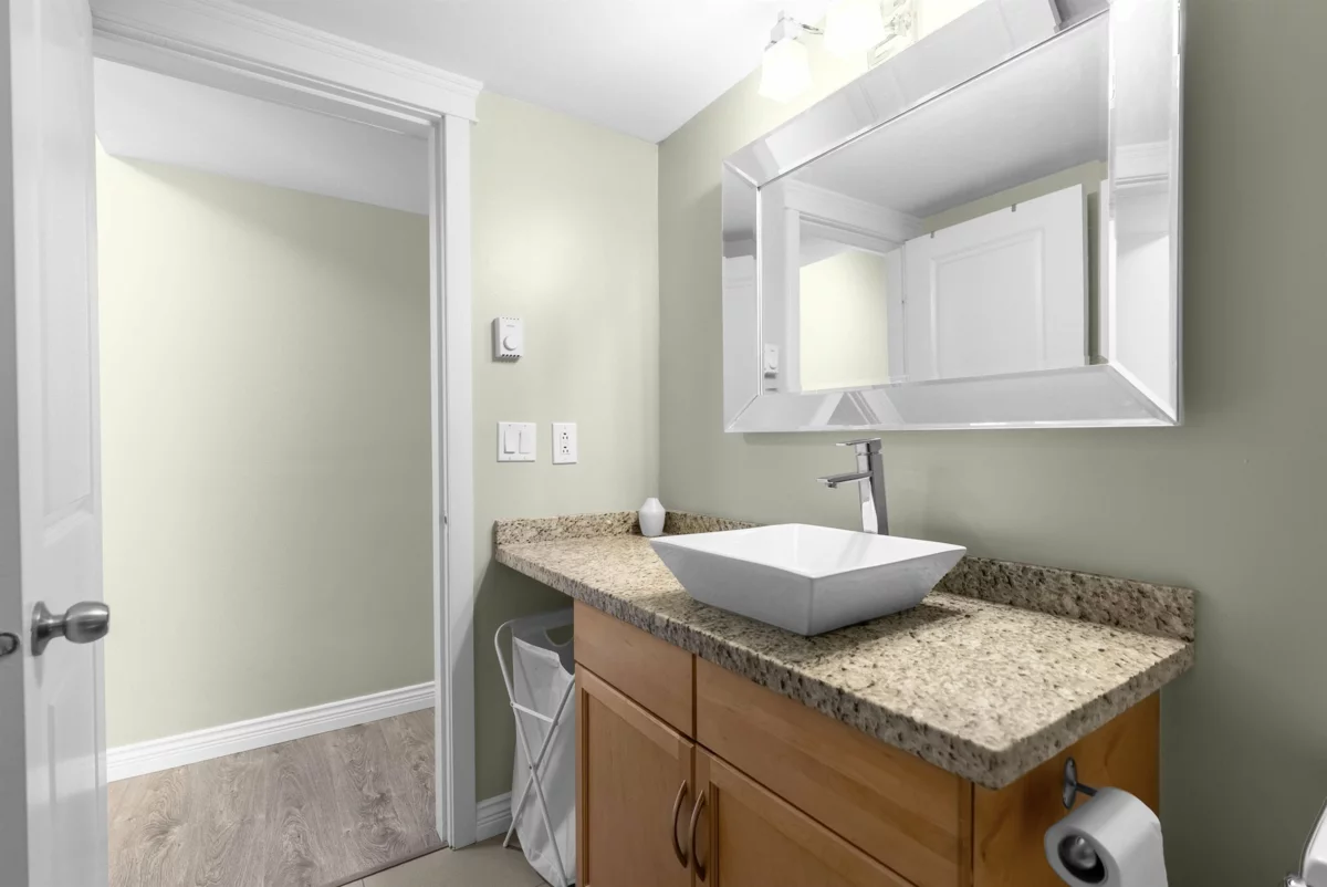 Primary Bedroom Photo of 999 W 20th Avenue, Vancouver, BC