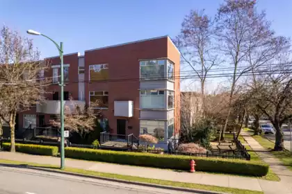 999 W 20th Avenue, Vancouver, BC