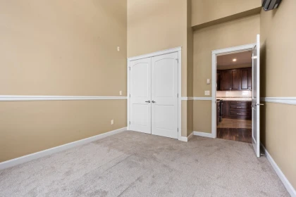Entry Foyer Photo of 621 2860 Trethewey Street, Abbotsford, BC