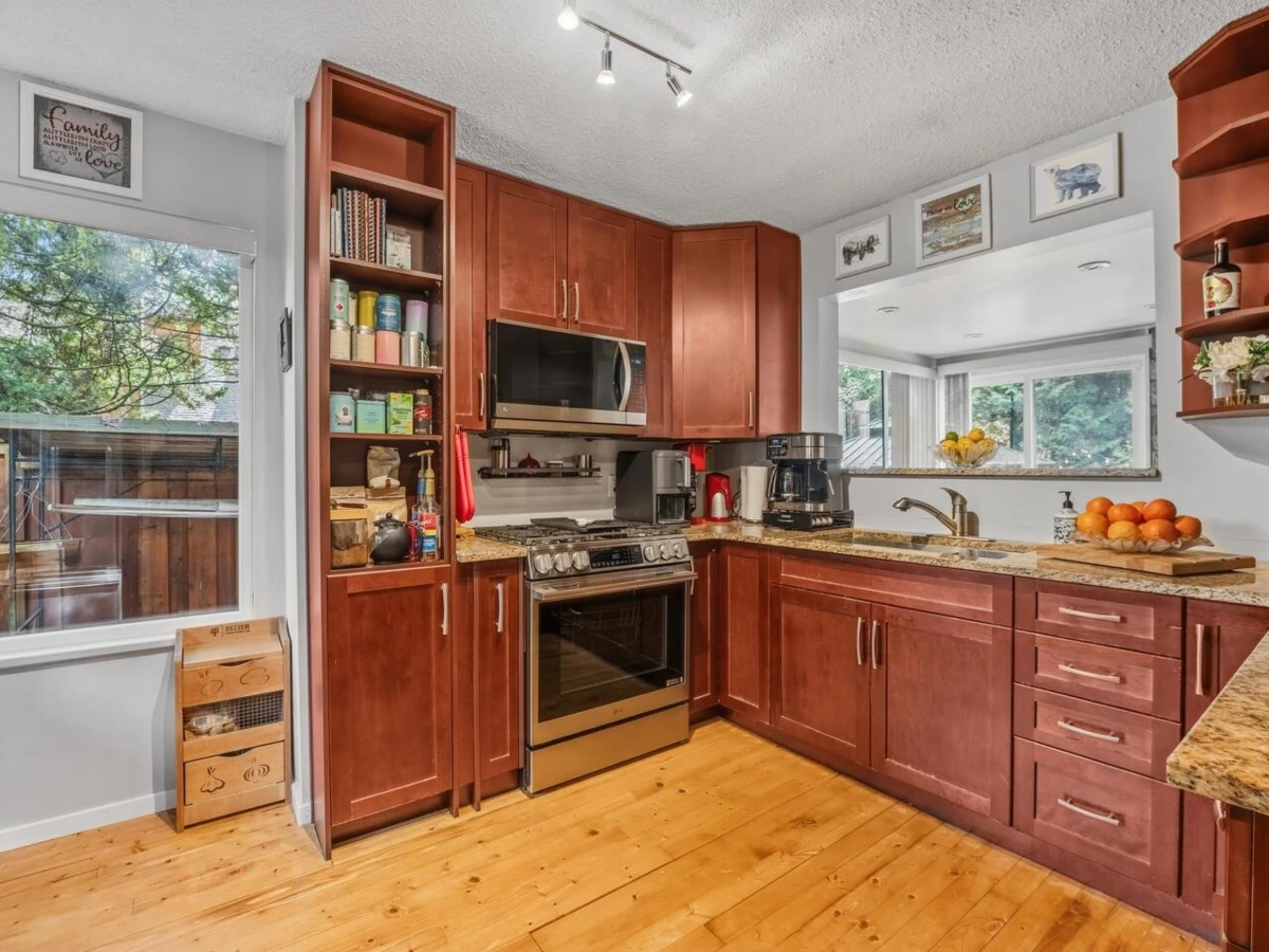 Family Room Photo of 4597 Elmgrove Drive, Burnaby, BC