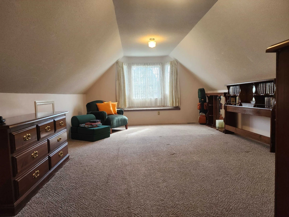 Family Room Photo of 15499 91a Avenue, Surrey, BC
