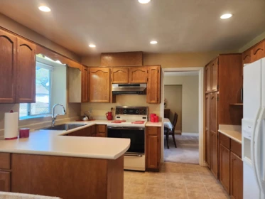 Breakfast Nook Photo of 15499 91a Avenue, Surrey, BC