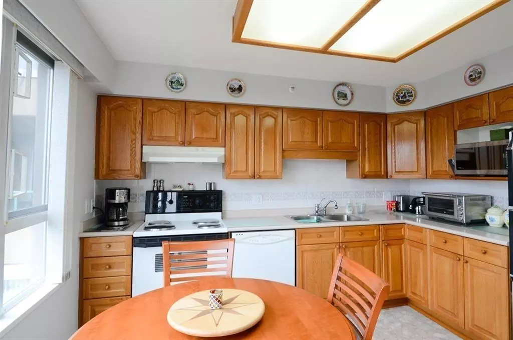 Dining Area Photo of 301 3190 Gladwin Road, Abbotsford, BC