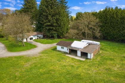 Kitchen Photo of 37795 North Parallel Road, Abbotsford, BC
