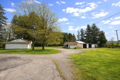 Pantry Photo of 37795 North Parallel Road, Abbotsford, BC