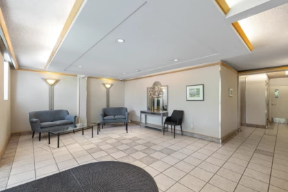 Powder Room Photo of 1405 555 13th Street, West Vancouver, BC