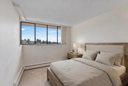 Primary Bedroom Photo of 1405 555 13th Street, West Vancouver, BC