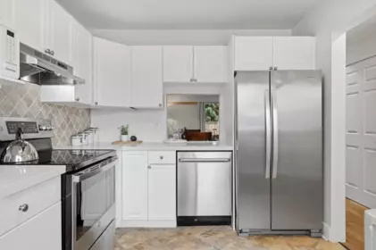Kitchen Photo of 2329 Mountain Highway, North Vancouver, BC