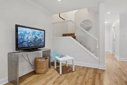 Walk-In Closet Photo of 2329 Mountain Highway, North Vancouver, BC