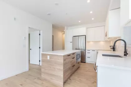 Kitchen Island Photo of 112 33920 Best Avenue, Mission, BC