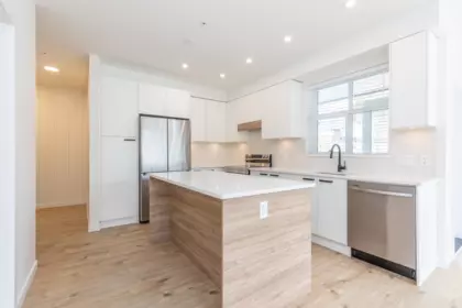 Kitchen Photo of 112 33920 Best Avenue, Mission, BC