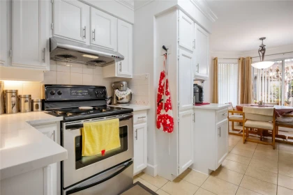 Kitchen Photo of 19 9971 151 Street, Surrey, BC