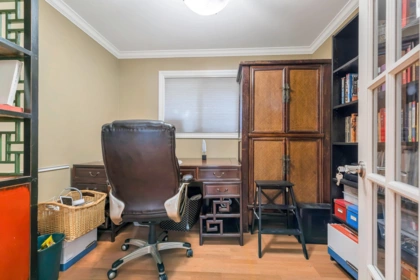 Office / Den Photo of 950 Seymour Boulevard, North Vancouver, BC
