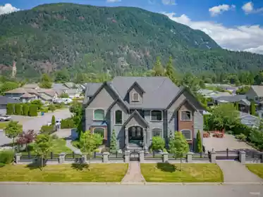 220 Balsam Avenue, Harrison Hot Springs, BC, Harrison Hot Springs — Single Family Residence for sale