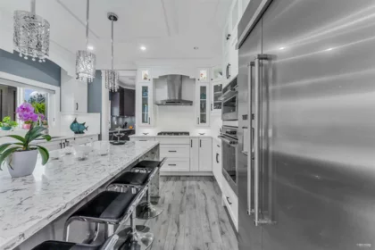 Mudroom Photo of 220 Balsam Avenue, Harrison Hot Springs, BC