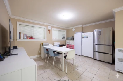 Swimming Pool Photo of 913 Quadling Avenue, Coquitlam, BC