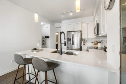 Kitchen Island Photo of 10 2850 Mccallum Road, Abbotsford, BC
