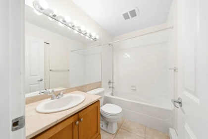 Powder Room Photo of 4 1203 Madison Avenue, Burnaby, BC