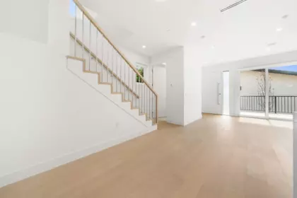 Mudroom Photo of 2 1582 E 2nd Avenue, Vancouver, BC