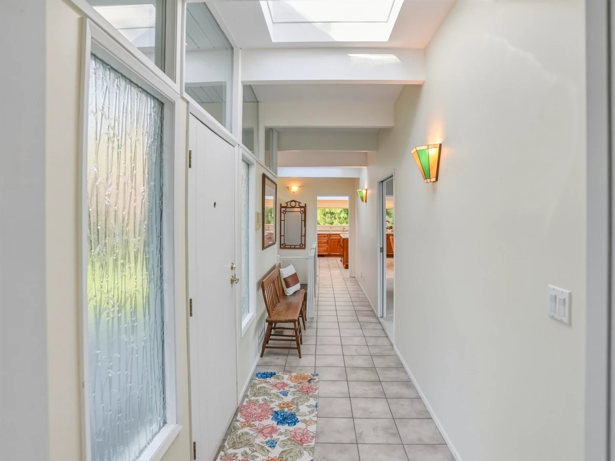 Family Room Photo of 680 St. Andrews Road, West Vancouver, BC