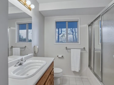 Mudroom Photo of 680 St. Andrews Road, West Vancouver, BC