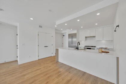 Basement Recreation Room Photo of 505 33160 Plaxton Crescent, Abbotsford, BC