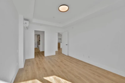Entry Foyer Photo of 505 33160 Plaxton Crescent, Abbotsford, BC