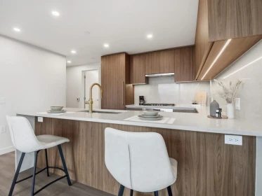 Kitchen Island Photo of 607 5987 Wilson Avenue, Burnaby, BC