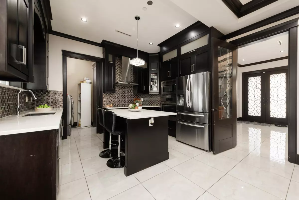Dining Area Photo of 460 E 60th Avenue, Vancouver, BC