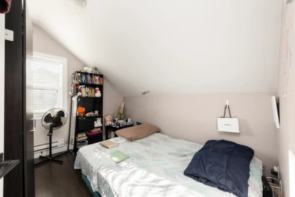 Hot Tub / Spa Photo of 460 E 60th Avenue, Vancouver, BC