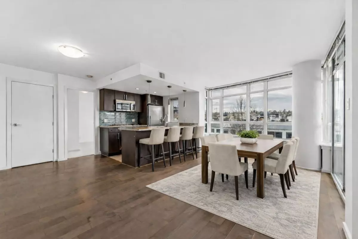Living Room Photo of 503 89 W 2nd Avenue, Vancouver, BC