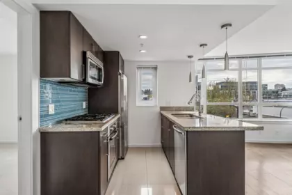 Kitchen Photo of 503 89 W 2nd Avenue, Vancouver, BC