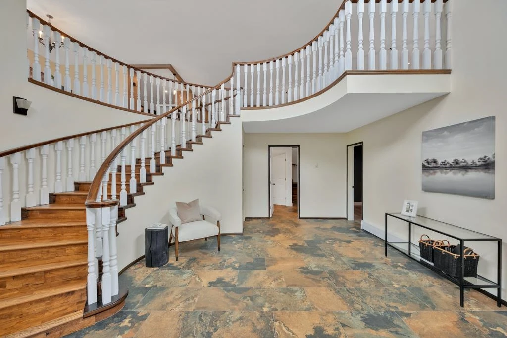 Family Room Photo of 15423 Buena Vista Avenue, White Rock, BC