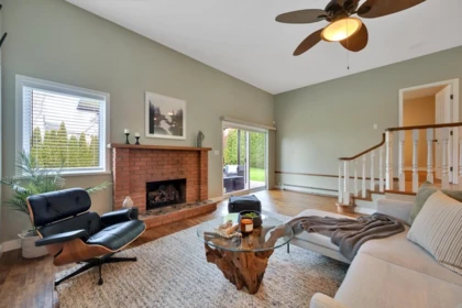 Office / Den Photo of 15423 Buena Vista Avenue, White Rock, BC