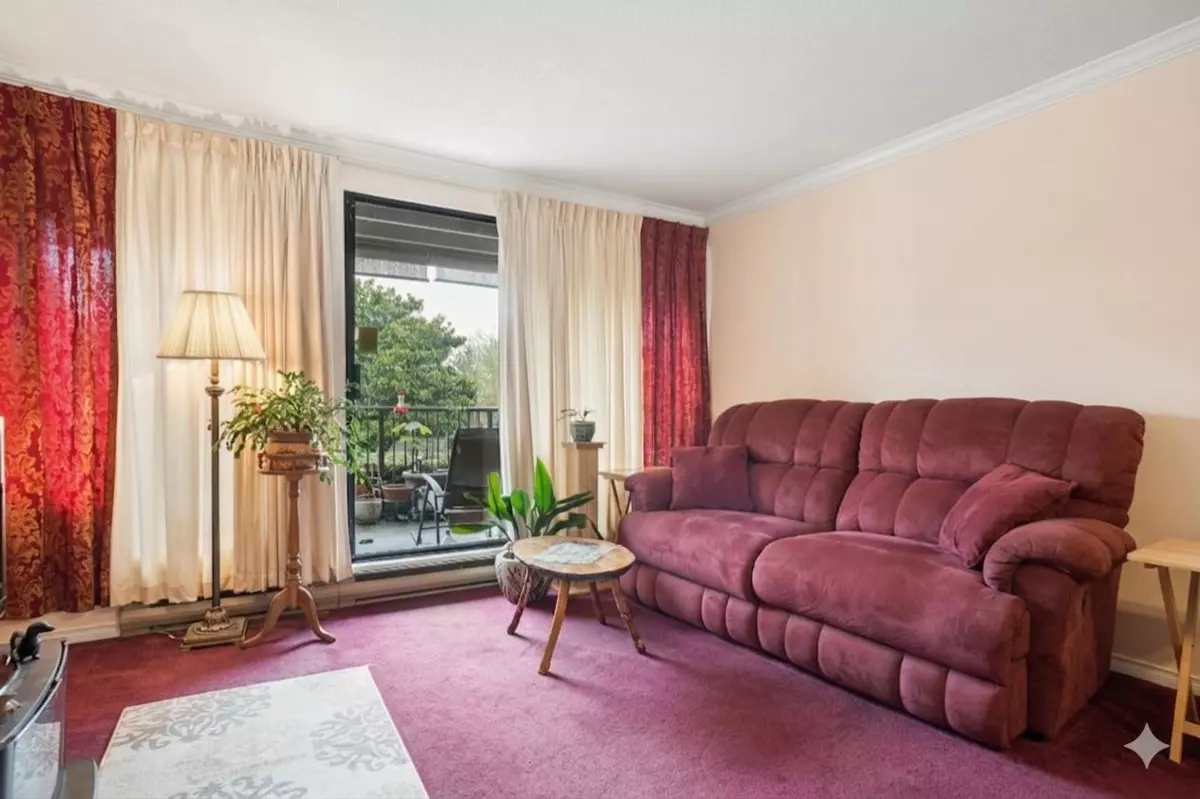 Family Room Photo of 120 9300 Glenacres Drive, Richmond, BC