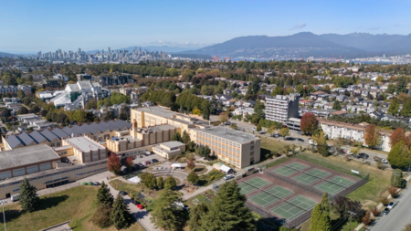 Swimming Pool Photo of 2472 E 12th Avenue, Vancouver, BC