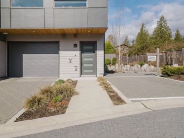 Kitchen Photo of 109 736 Gibsons Way, Gibsons, BC